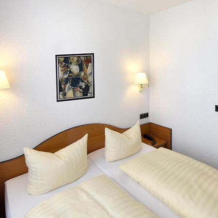 Lat Hotel & Apartmenthaus Berlin Eisenhuttenstadt Bagian luar foto