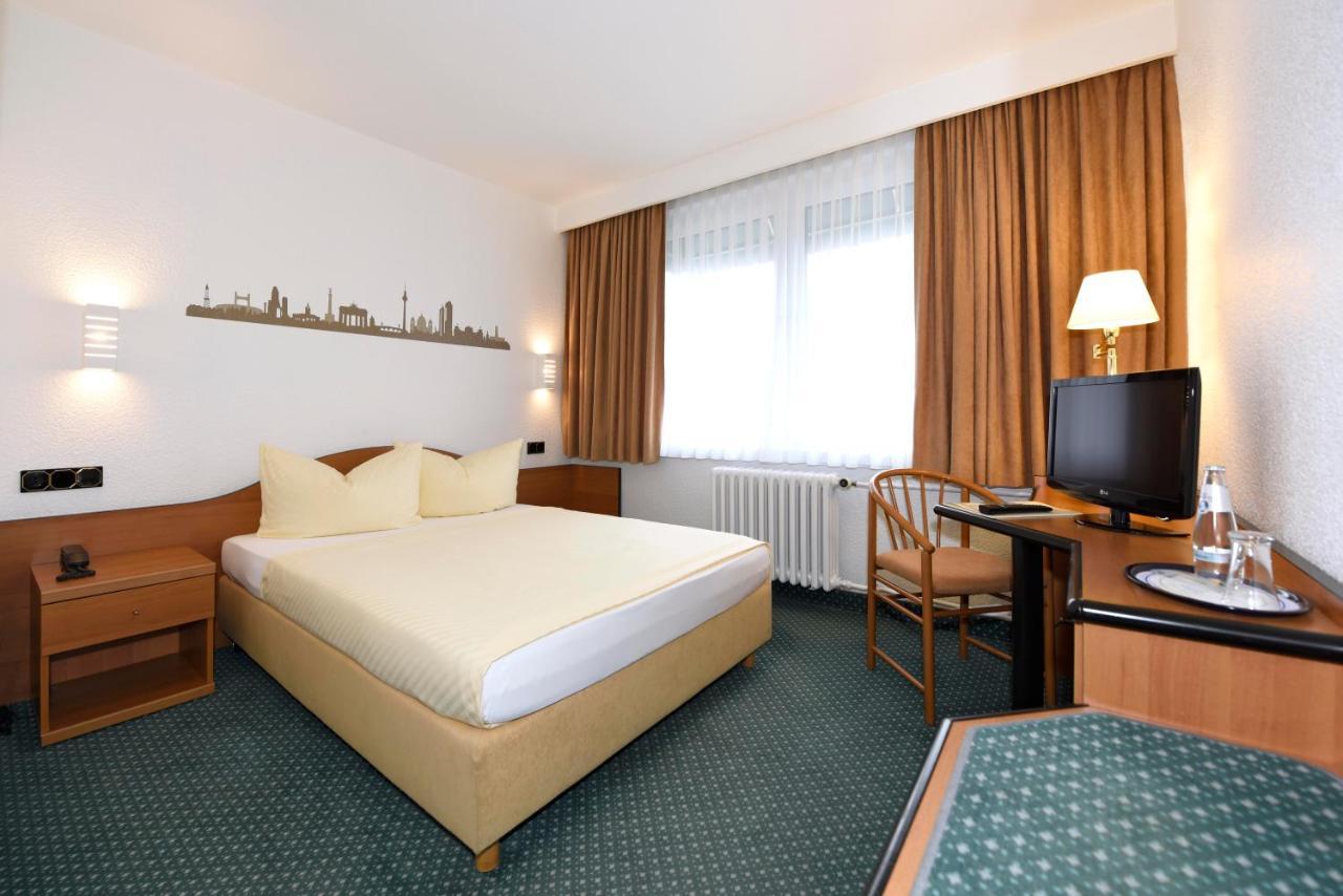 Lat Hotel & Apartmenthaus Berlin Eisenhuttenstadt Bagian luar foto