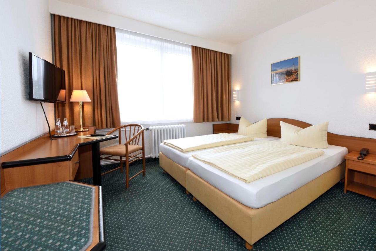 Lat Hotel & Apartmenthaus Berlin Eisenhuttenstadt Bagian luar foto