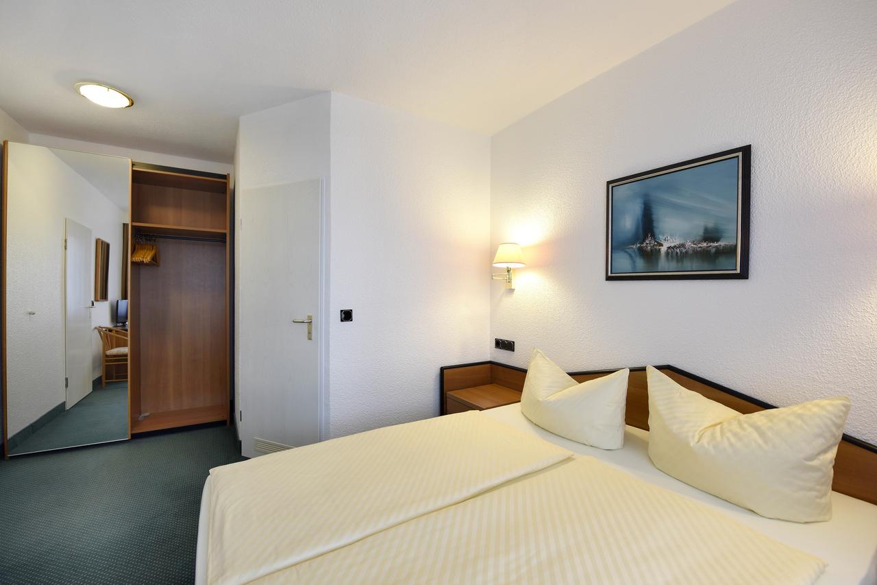 Lat Hotel & Apartmenthaus Berlin Eisenhuttenstadt Bagian luar foto